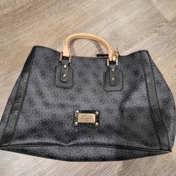 GUESS black and tan purse - Picture 4 of 16